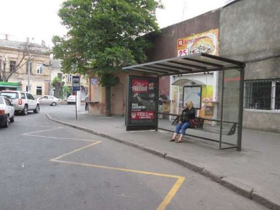 Фото рекламної площини за адресою Льва Толстого пл. - Дьогтярна вул., 20 (остановка)