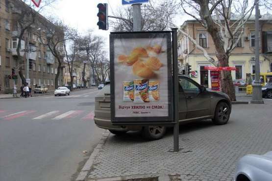 Фото рекламної площини за адресою Успенська вул., 44 - Ришел'євська вул.