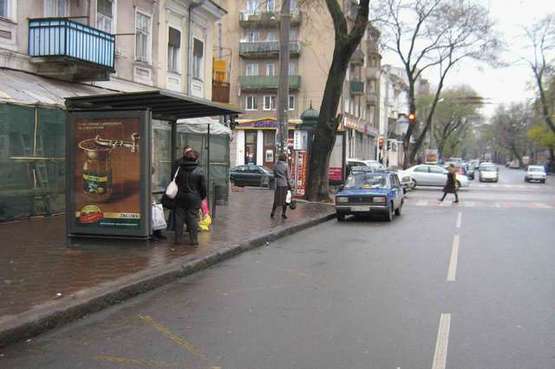 Фото рекламної площини за адресою Успенська вул., 107 - Преображенська вул. (остановка)