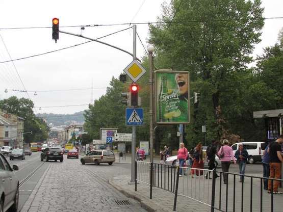 Фото рекламной плоскости по адресу Городоцька вул., 85 - Евгенія Озаркевича вул. (в центр)