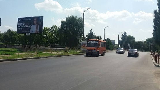 Фото рекламної площини за адресою Василевский пер.,14/2 - Пушкина пер., (Государственная налоговая служба, маркет "Сильпо", Апелляционный суд, ОщадБанк), направл. ул. 50 лет Октября