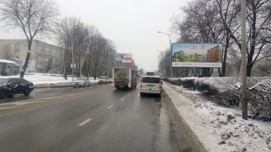 Фото рекламной плоскости по адресу Липинского ул., 54, (АЗС "ОККО", ИнфоЦентр БТИ, Райффайзен Банк Аваль, автосалон "Ніко-Захід"), направл. просп. В.Черновола