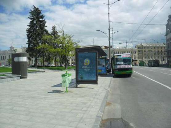 Фото рекламної площини за адресою Конституції пл. - Спартаківський пров., (зупинка) №2 (D)