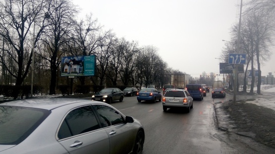 Фото рекламной плоскости по адресу Липинского ул., 54, (АЗС "ОККО", ИнфоЦентр БТИ, Райффайзен Банк Аваль, автосалон "Ніко-Захід"), направл. ул. Б.Хмельницкого