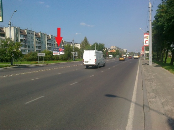 Фото рекламной плоскости по адресу Хмельницкого Б.ул., 245 ("Львовхим", ЕвроАвто, Райффайзен Банк Аваль, "Центр Безпеки Бізнесу"), направл. из города