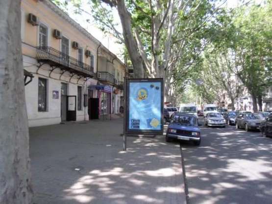 Фото рекламной плоскости по адресу Ришел'євська вул., 60 - Велика Арнаутська вул. (направл від залізн. вокзала)