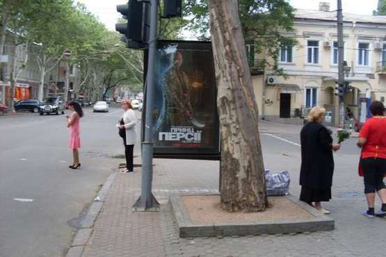 Фото рекламної площини за адресою Ришел'євська вул., 31 - Троїцька вул., 33 (направ від залізн. вокзала)