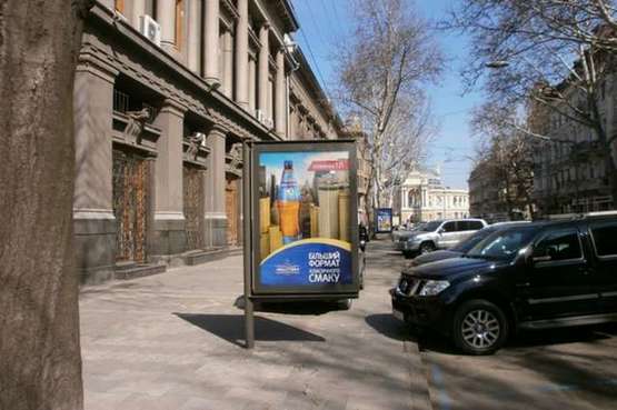 Фото рекламної площини за адресою Ришел'євська вул., 8