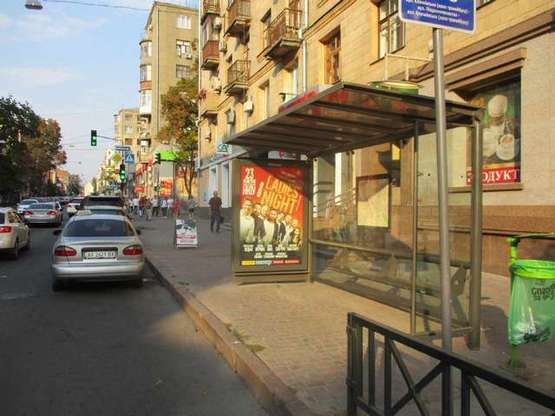 Фото рекламной плоскости по адресу Пушкінська вул., 50/52 (зупинка)