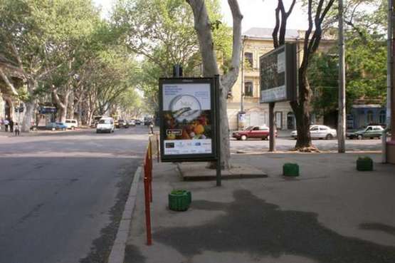 Фото рекламної площини за адресою Ришел'євська вул., 35 - Успенська вул., 69