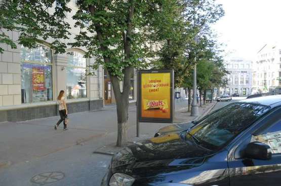 Фото рекламной плоскости по адресу Конституції пл., 2/2 (№2)