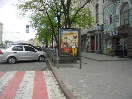 Фото рекламной плоскости по адресу Конституції пл., 12/1