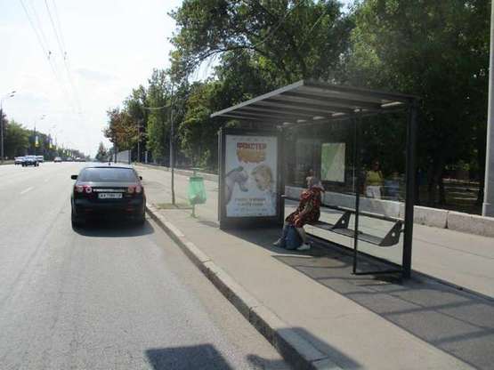 Фото рекламной плоскости по адресу Сумська вул., 81 (зупинка "Дитяча залізниця")