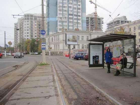 Фото рекламной плоскости по адресу Леонтовича вул. (Белінського вул.)