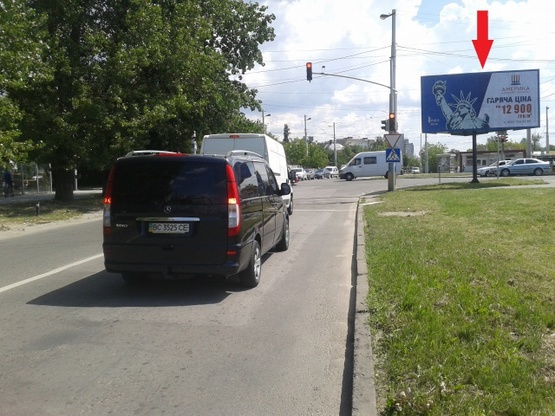 Фото рекламной плоскости по адресу Линкольна ул. - Миколайчука ул., (перекресток), (маркет "Барвинок", ТЦ "Континент", конечная трамвая, ОщадБанк, автостоянка), в направл. ул. Чигиринской