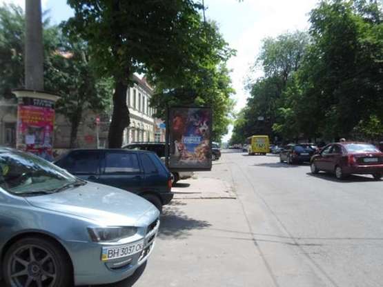 Фото рекламної площини за адресою Буніна вул., 30 - Червоний пров.