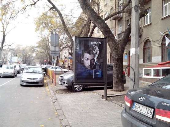 Фото рекламної площини за адресою Троїцька вул., 26 - Пушкінська вул.