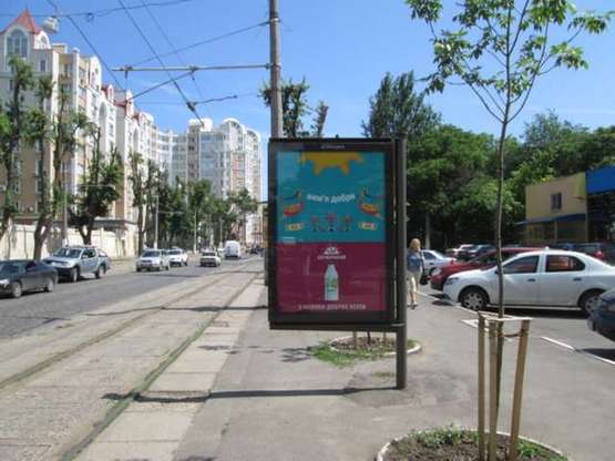 Фото рекламної площини за адресою Французський бульв., 16