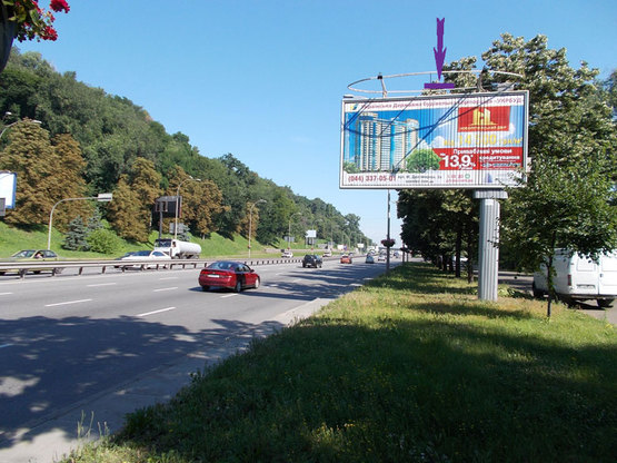 Фото рекламной плоскости по адресу Набережное шоссе 400 м от моста Патона