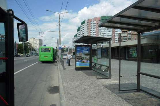 Фото рекламной плоскости по адресу Вернадського вул. - Гагаріна просп., (зупинка №1) (в центр)
