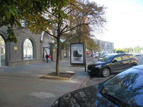 Фото рекламной плоскости по адресу Павлівська пл. (Рози Люксембург пл.), 8 (№2)