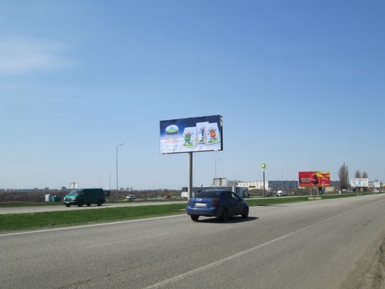 Фото рекламної площини за адресою Московский просп. - Ростовская трасса, (на разделителе), (АЗС "ОККО"), направл. в город