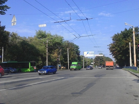 Фото рекламної площини за адресою Московский просп., - 12 Апреля ул., (АЗС "УкрНАФТА", 500м к ст. м.Пролетарская, Депо), в направл. центра города