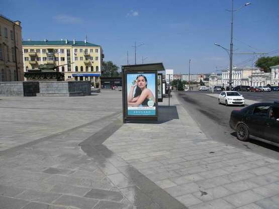Фото рекламної площини за адресою Конституції пл. - Університетська вул., (зупинка) №3 (D)