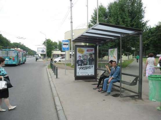 Фото рекламної площини за адресою Сумська вул., 128 (зупинка) №2