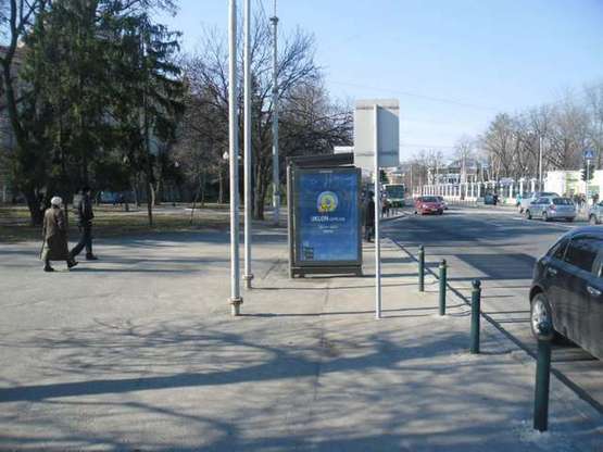 Фото рекламной плоскости по адресу Сумська вул., 128 (зупинка) №2