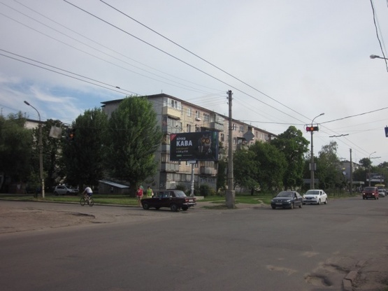 Фото рекламной плоскости по адресу Вячеслава Черновола  (Энгельса) ул. - Чайковского ул.(перекресток), (Продуктовый и Вещевой рынки, СТО, кафе "VEST"), в направл. пр.Химиков