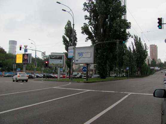 Фото рекламної площини за адресою Басейна вул. - Лесі Українки бульв.,  2  (БЦ "Gulliver") (№1)