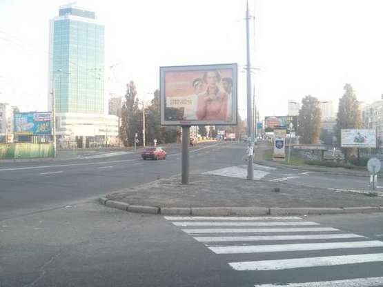 Фото рекламной плоскости по адресу Повітрофлотський просп., Повітрофлотський міст: транспортна розв"язка;  в напр. вул. Вячеслава Чорновола (№2)