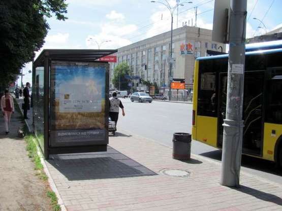 Фото рекламної площини за адресою Лесі Українки бульв., 25 (Київський військовий ліцей ім. Івана Богуна)___зупинка громадського транспорту (в напр. Дружби Народів бульв.)