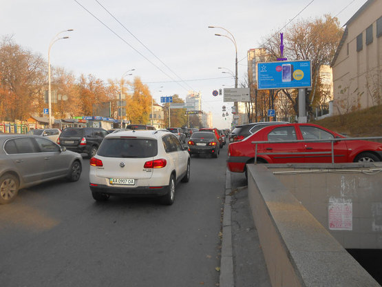 Фото рекламної площини за адресою ул.Черновола/Воздухофлотский мост направление ул.Артема