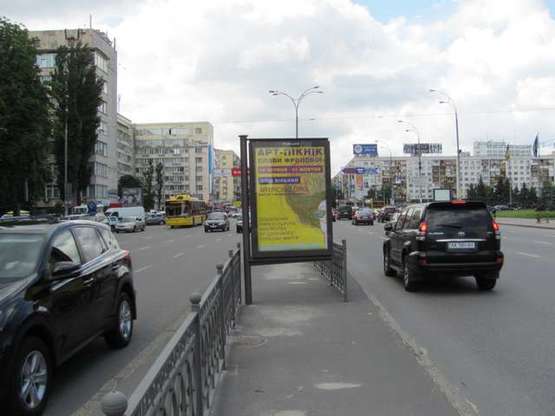 Фото рекламной плоскости по адресу Лесі Українки бульв., 28 (магазин "Спортмайстер" (асф. розподільник) ;  №2 ((2-скрол))