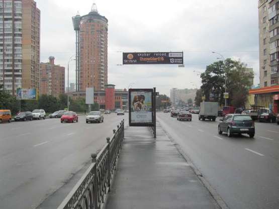 Фото рекламной плоскости по адресу Лесі Українки бульв., 28 (магазин "Спортмайстер" (асф. розподільник) ;  №3 ((2-скрол))