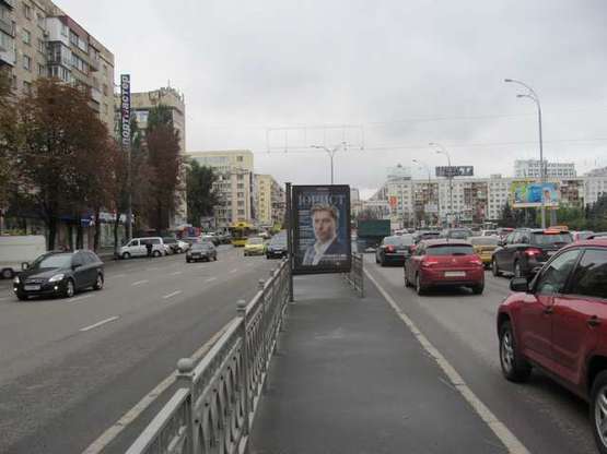 Фото рекламної площини за адресою Лесі Українки бульв., 28 (магазин "Спортмайстер" (асф. розподільник) ;  №3 ((2-скрол))