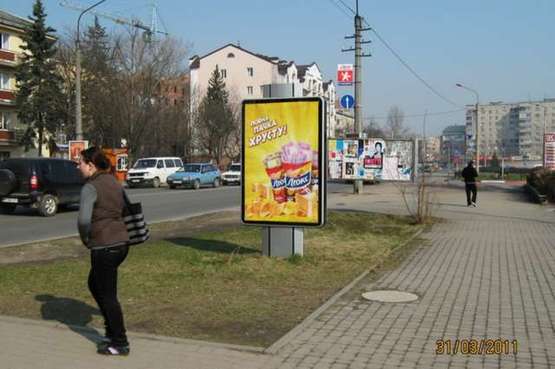 Фото рекламної площини за адресою Коновальця вул., 221