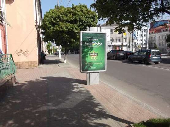 Фото рекламной плоскости по адресу Перемоги вул., 11