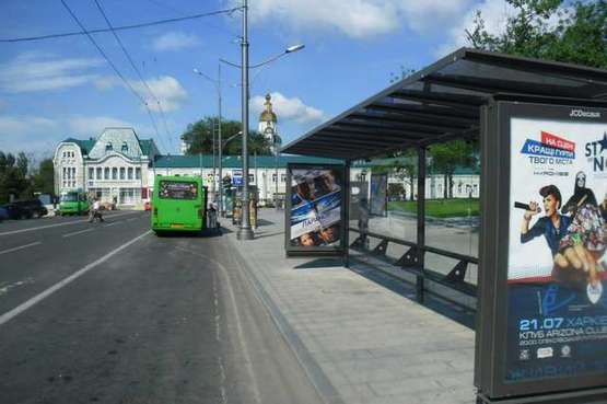 Фото рекламной плоскости по адресу Конституції пл. - Спартаківський пров., (зупинка) №4 (С)