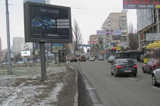 Фото рекламной плоскости по адресу Басейна вул., на розподільнику №1 (БЦ "Gulliver") (№3 - в напр. бульв.Лесі Українки)