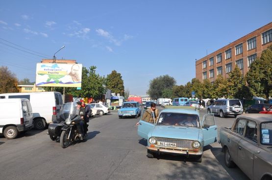 Фото рекламной плоскости по адресу (ул.Радянская)  вул. Небесної сотні, напротив 45, (въезд на стоянку), сторона Б
