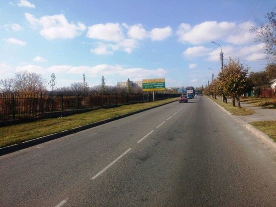 Фото рекламной плоскости по адресу м. Умань, вул. Інтернаціональна, навпроти будинку 41