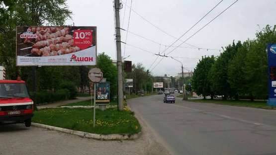 Фото рекламной плоскости по адресу Героїв Майдану вул., 200