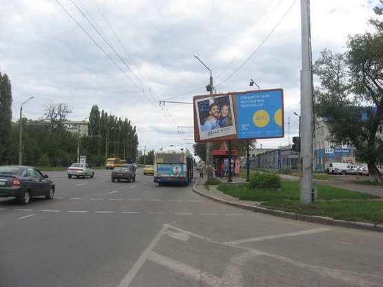 Фото рекламної площини за адресою Маршала Бiрюзова вул., 39 - Червонофлоцька вул. - Шевченка пров.