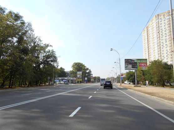 Фото рекламной плоскости по адресу м. Бровари, вул. Київська, 247 (навпроти будинку 300)