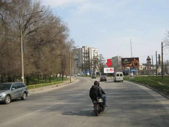 Фото рекламной плоскости по адресу 102_ ул Школьная (Героев Сталинграда) / ул Казачья