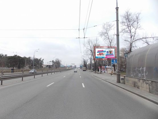 Фото рекламной плоскости по адресу Перова бул, 6 напр. от Броварского пр-кта в сторону ТЦ "Квадрат" (остановка)