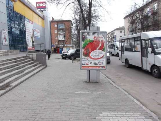 Фото рекламної площини за адресою Чуднівська вул. (Черняховського вул.), 5